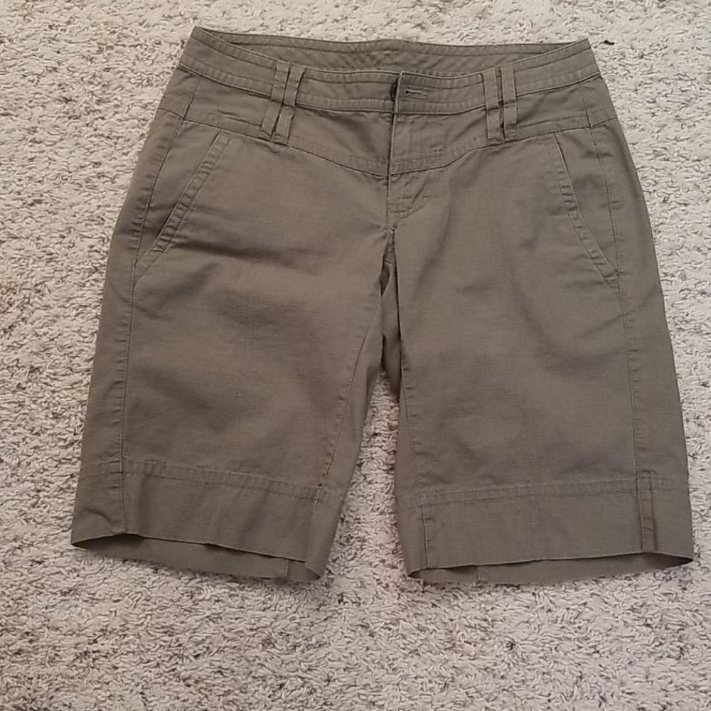North Face shorts size 4